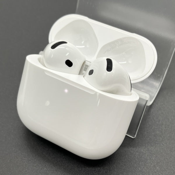 【中古】AirPods 4 MXP93J/A（アクティブノイズキャンセリング搭載）【秋葉原】