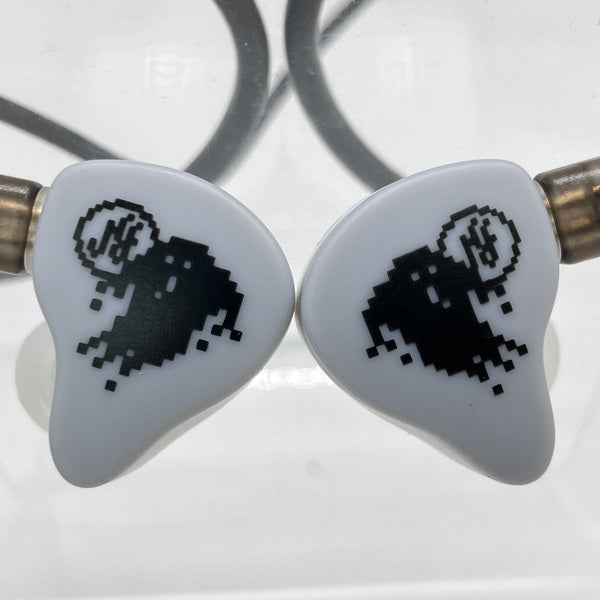 【中古】NA3 Essentials グレー&ホワイト【日本橋】