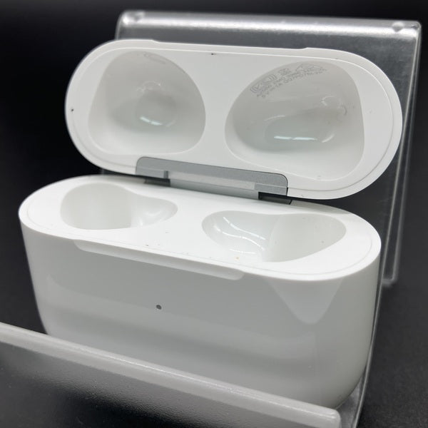 【中古】AirPods 充電ケース (第3世代)【秋葉原】