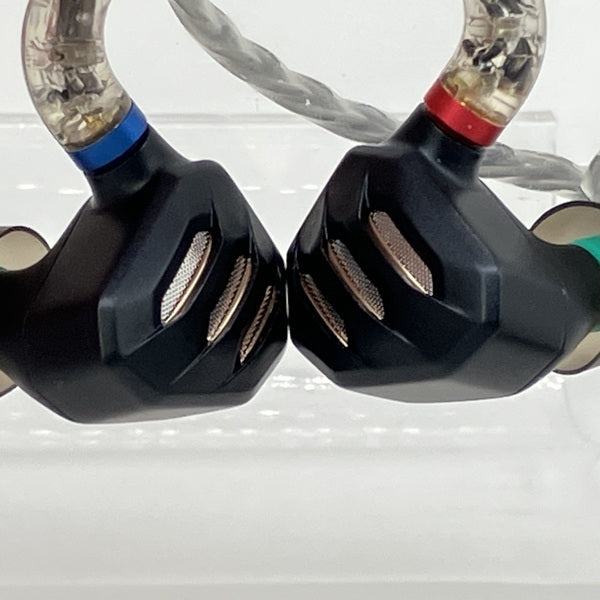 【中古】FH7s Black 【FIO-IEM-FH7S-B】【秋葉原】